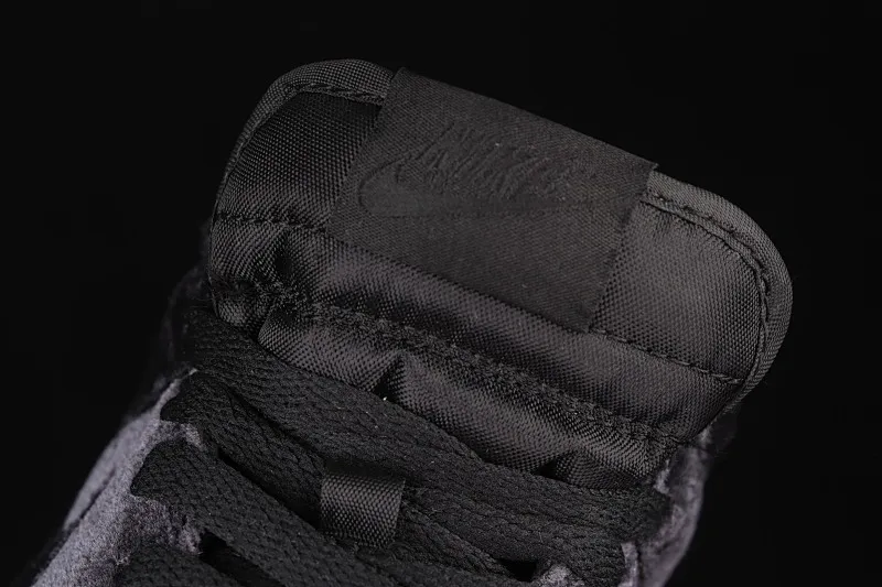 All categories Nk SB Dunk Series Nk SB Dunk Low Low-top skate shoes Pure original version Dover Street Market x Nk Dunk Low "Triple Black" Black Valentine's Day SB Dunk Series low-top skate shoes DH2686-002